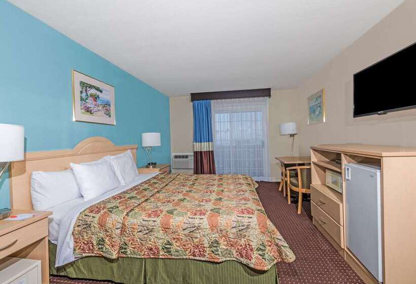 هتل Howard Johnson By Wyndham Santa Cruz Beach Boardwalk