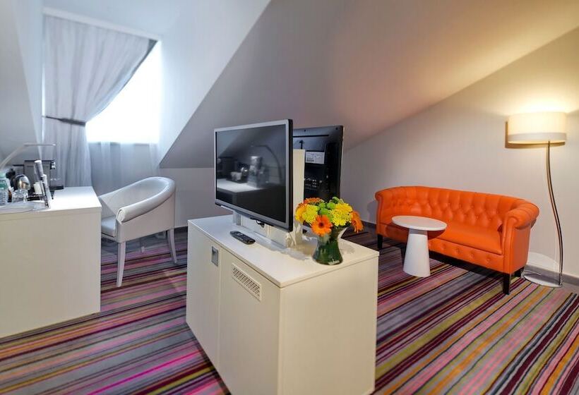 هتل Mercure Moscow Baumanskaya
