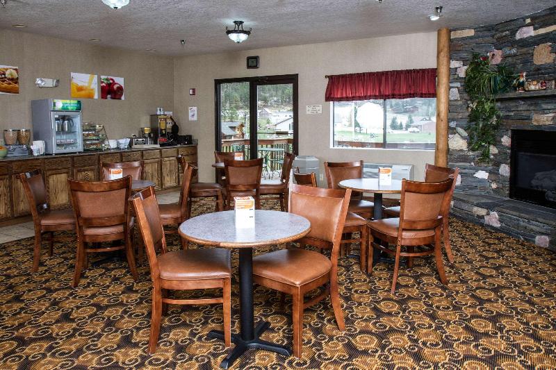 هتل Everspring Inn & Suites