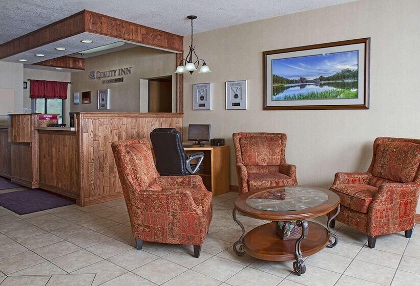 هتل Everspring Inn & Suites