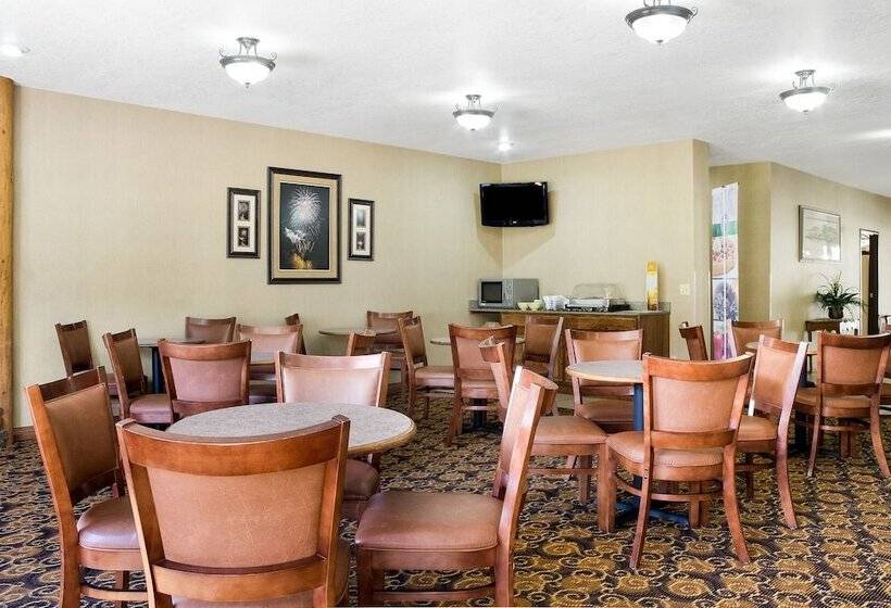 هتل Everspring Inn & Suites