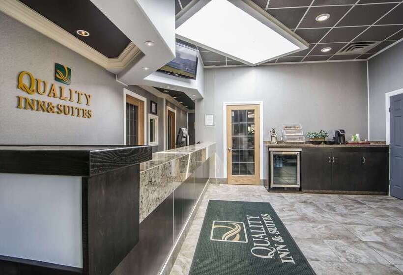 בית מלון כפרי Quality Inn & Suites