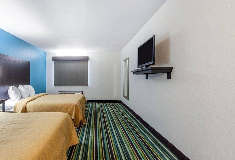 בית מלון כפרי Quality Inn & Suites