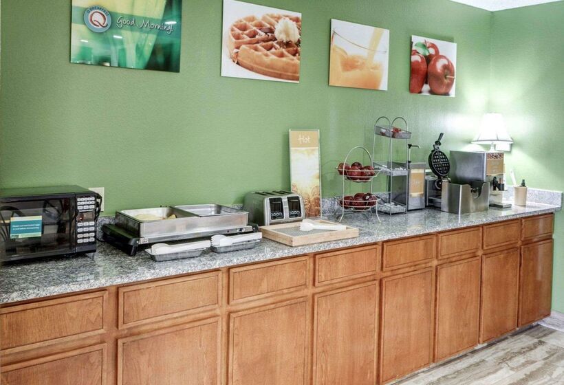 בית מלון כפרי Quality Suites Baton Rouge East  Denham Springs