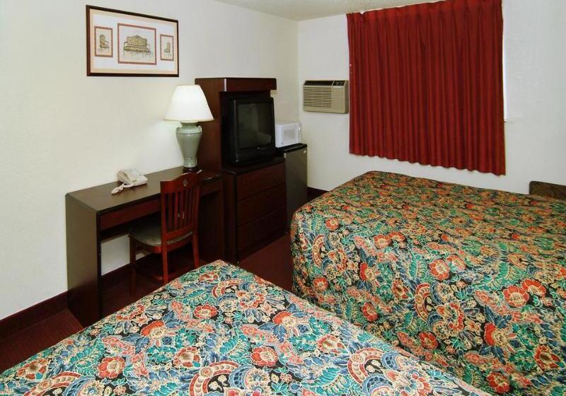 هتل Rodeway Inn