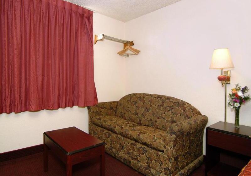 هتل Rodeway Inn