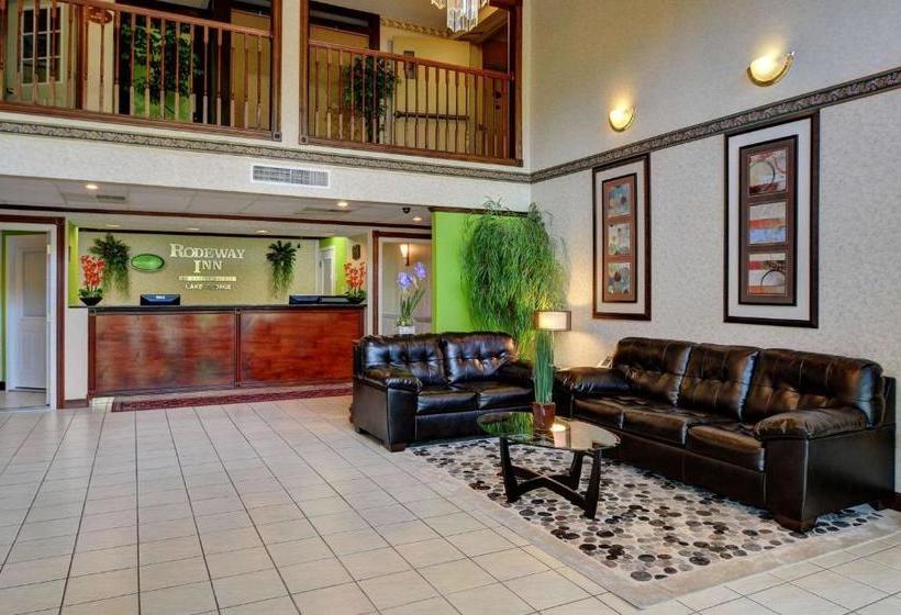 בית מלון כפרי Rodeway Inn Springhills Lake George