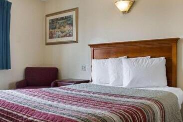 فندق Rodeway Inn West Fargo