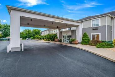 هتل Sleep Inn & Suites