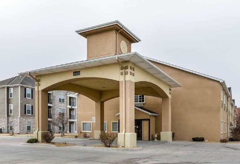 فندق Super 8 By Wyndham Great Bend