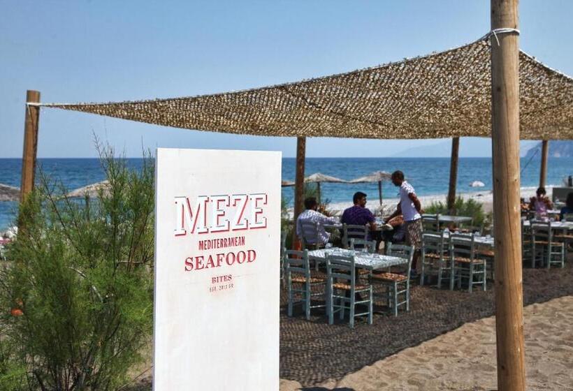 ホテル Thalatta Seaside