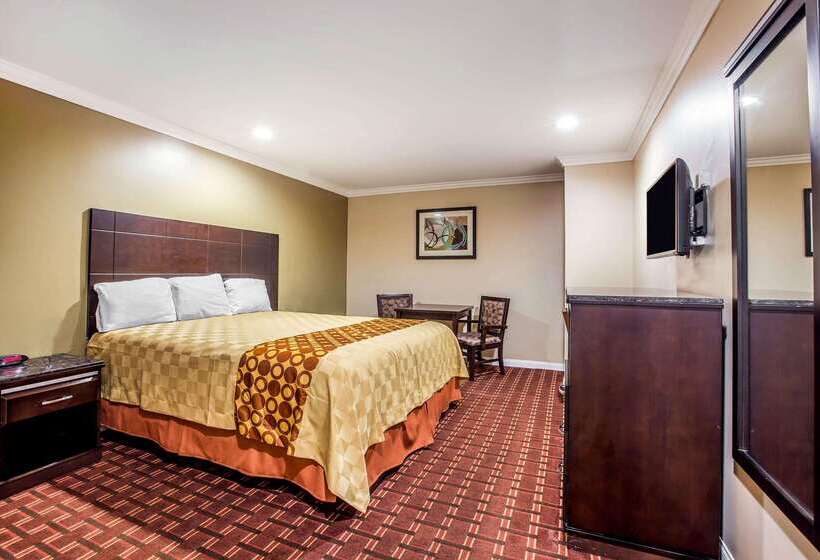 モーテル Rodeway Inn & Suites