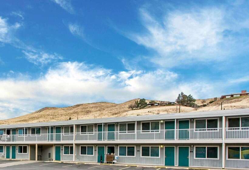 מוטל Rodeway Inn & Suites