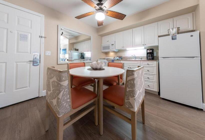 استراحتگاه Southern California Beach Club