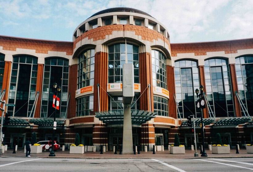 فندق Americas Best Value Inn St. Louis Downtown