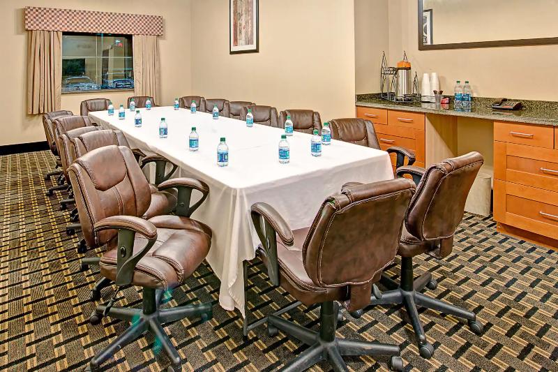 هتل Baymont By Wyndham Decatur
