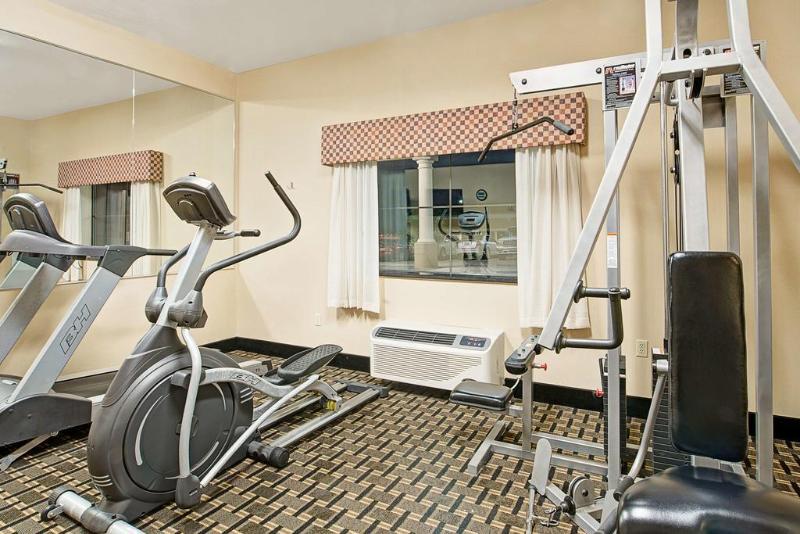 هتل Baymont By Wyndham Decatur