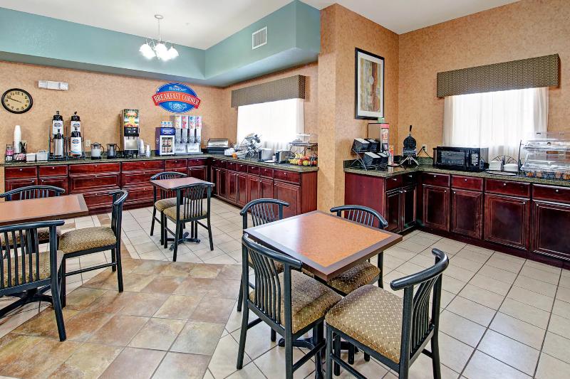هتل Baymont By Wyndham Decatur