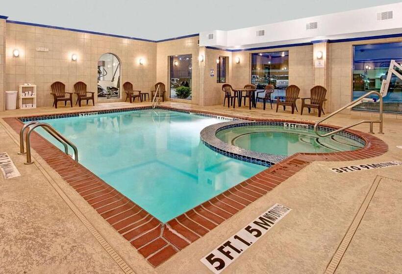 هتل Baymont By Wyndham Decatur