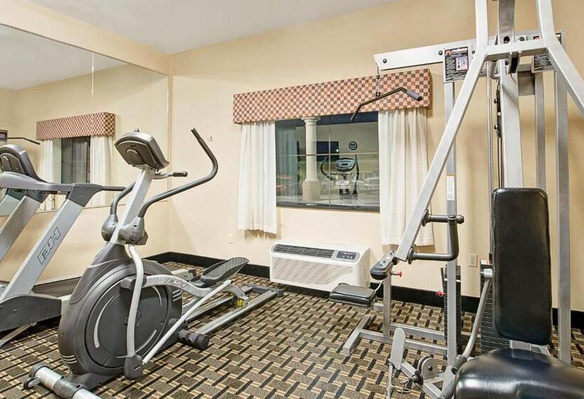 هتل Baymont By Wyndham Decatur