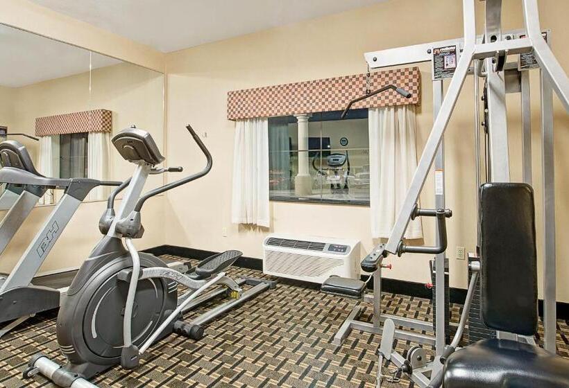 هتل Baymont By Wyndham Decatur