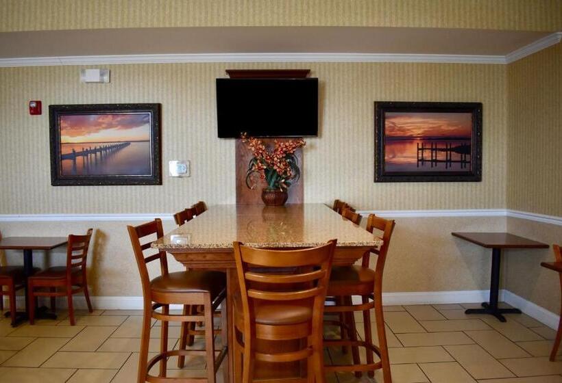 هتل Best Western Plus Easton Inn & Suites