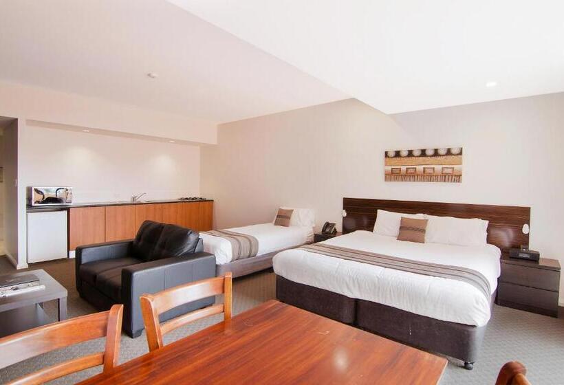 هتل Boulevard On Beaumont