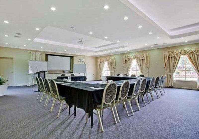 فندق Bushmans Motor Inn