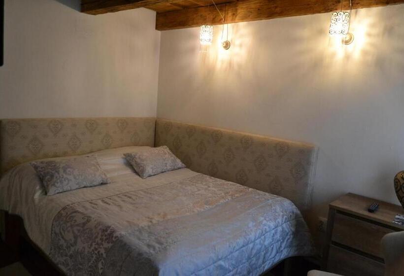 هتل Casa Cranta