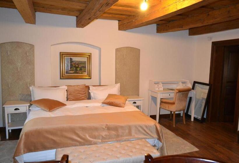 هتل Casa Cranta