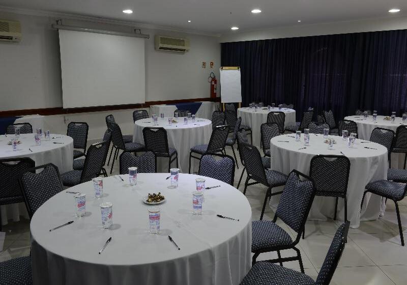 ホテル Colonial Plaza