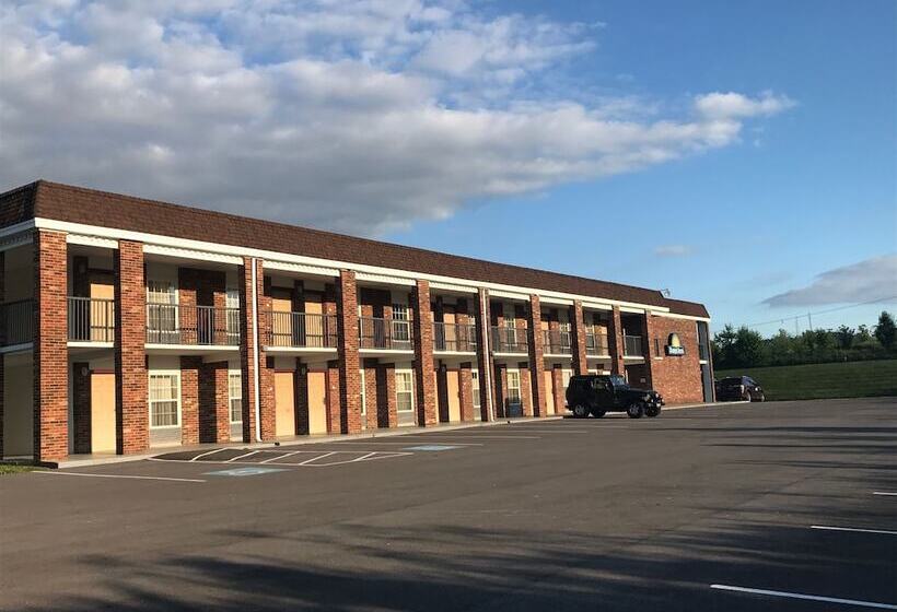 בית מלון כפרי Days Inn By Wyndham Cave City
