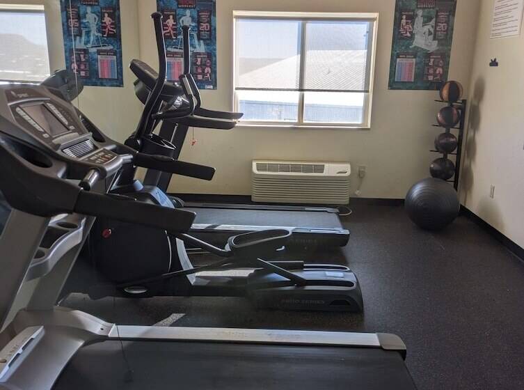 فندق Days Inn & Suites By Wyndham Castle Rock