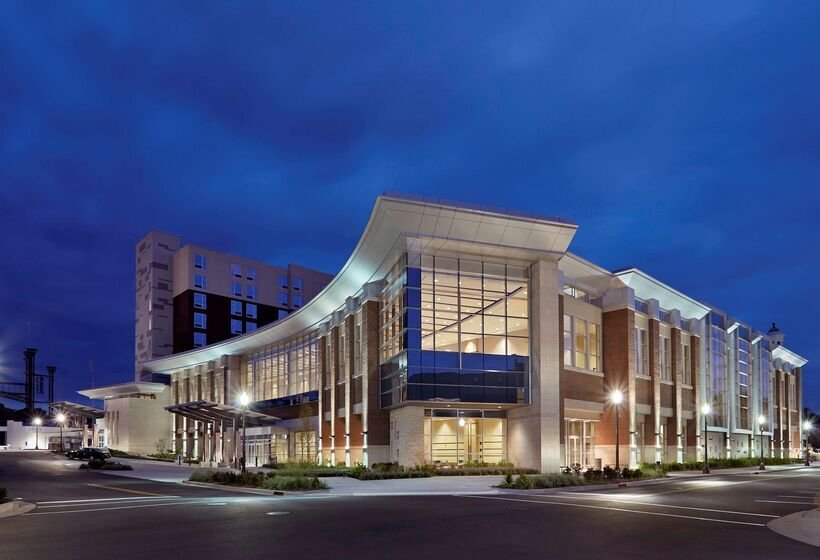 فندق Doubletree By Hilton Lawrenceburg