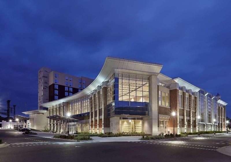 فندق Doubletree By Hilton Lawrenceburg
