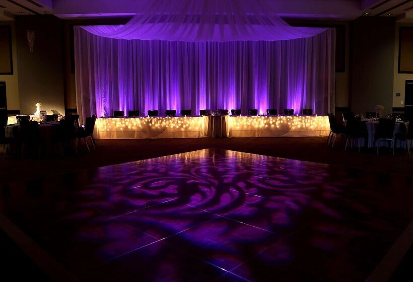 فندق Doubletree By Hilton Lawrenceburg