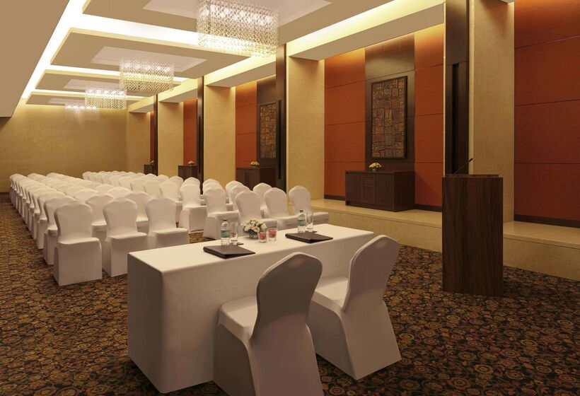 호텔 Doubletree By Hilton Punechinchwad