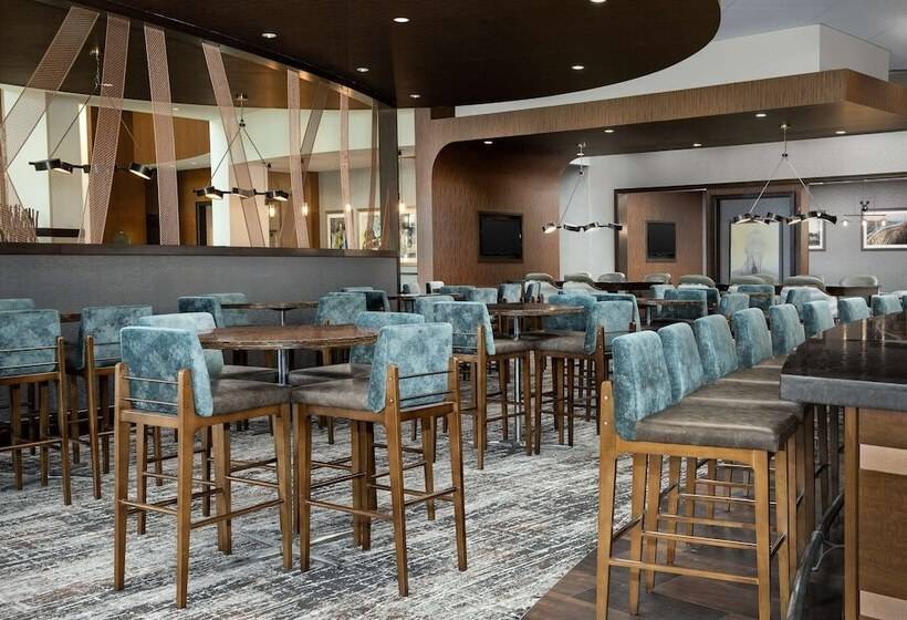 Отель Embassy Suites Springfield