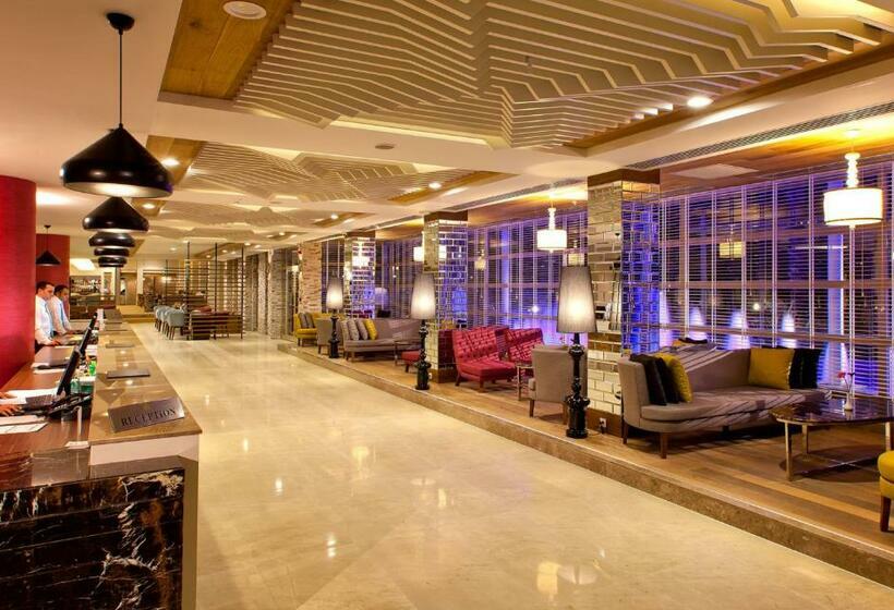 هتل Grand Park Lara