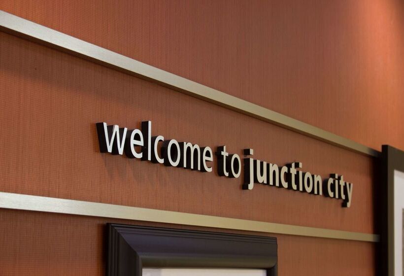 فندق Hampton Inn Junction City