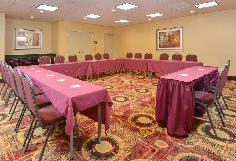 هتل Hampton Inn Muscatine