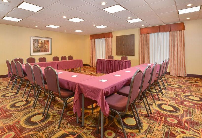 هتل Hampton Inn Muscatine