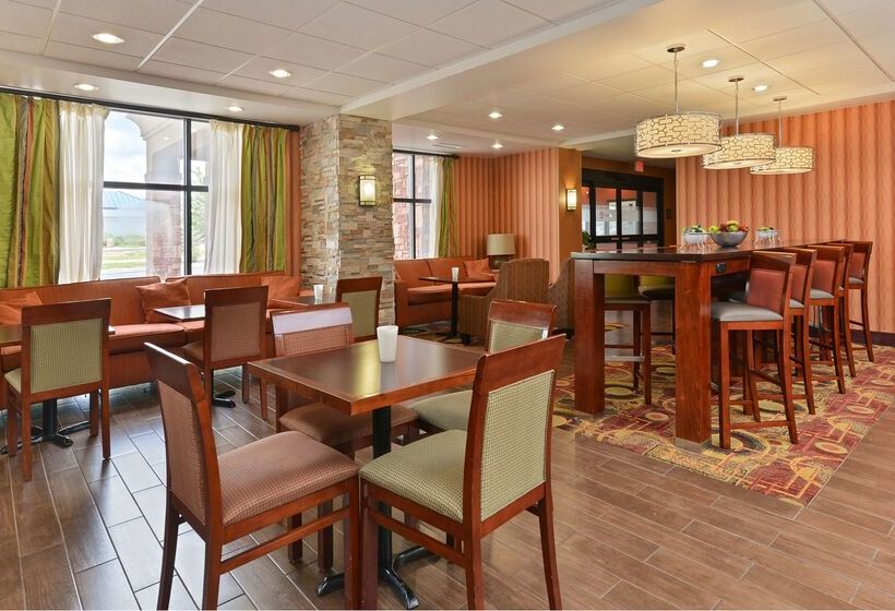 هتل Hampton Inn Muscatine