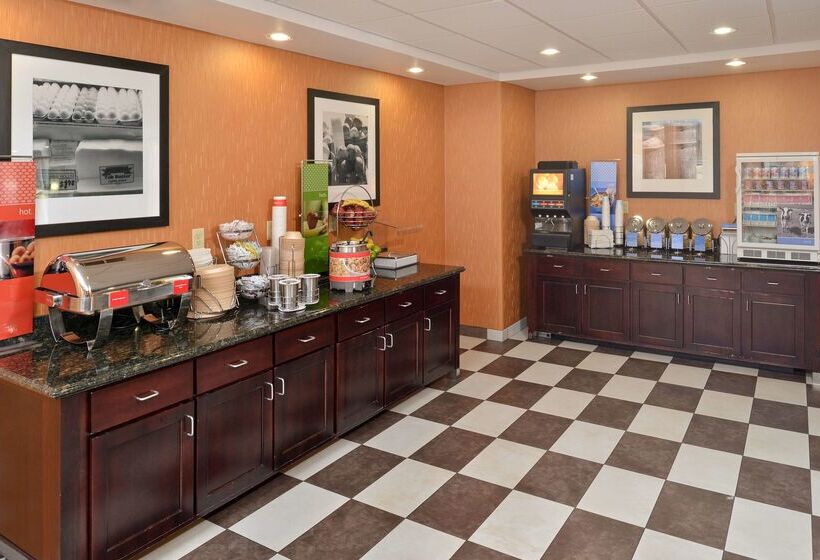 هتل Hampton Inn Muscatine