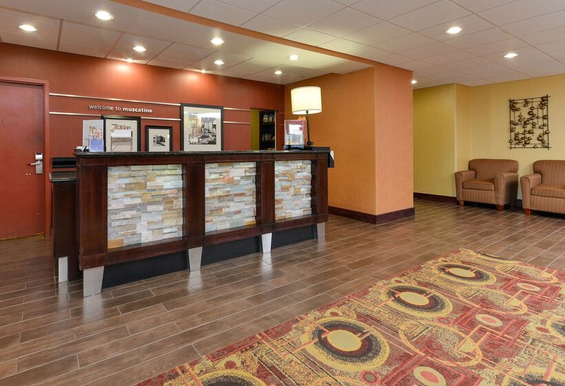 هتل Hampton Inn Muscatine