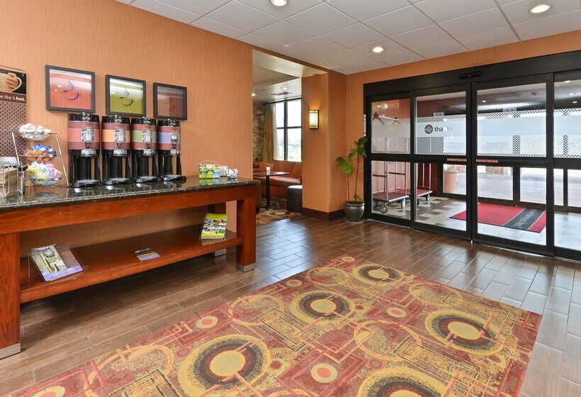 هتل Hampton Inn Muscatine