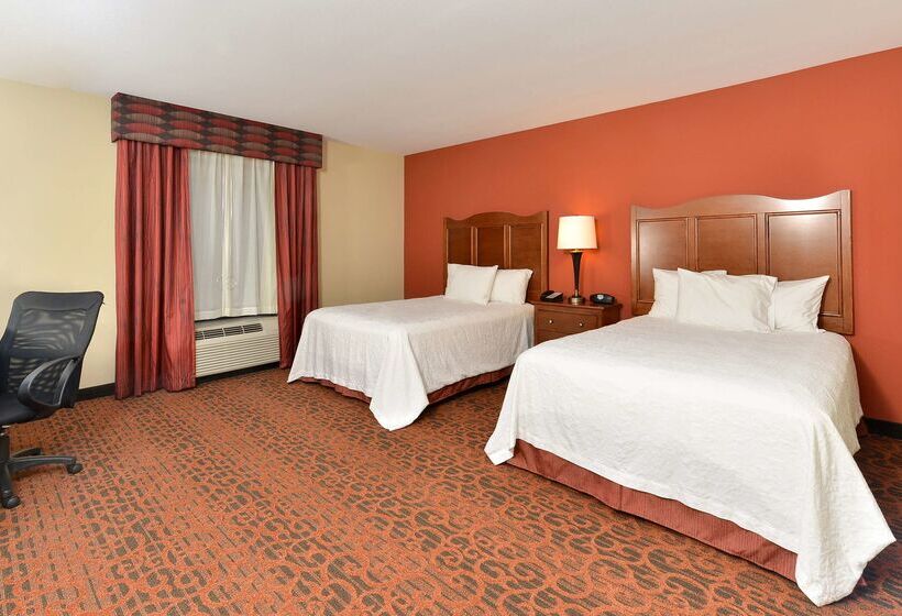 هتل Hampton Inn Muscatine