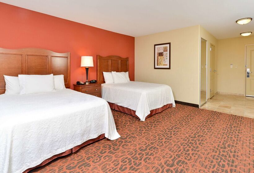 هتل Hampton Inn Muscatine