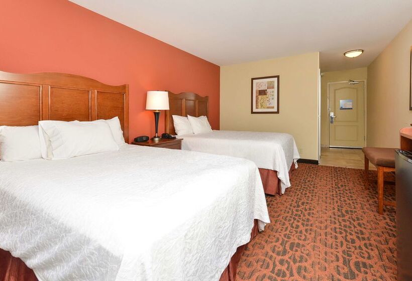 هتل Hampton Inn Muscatine