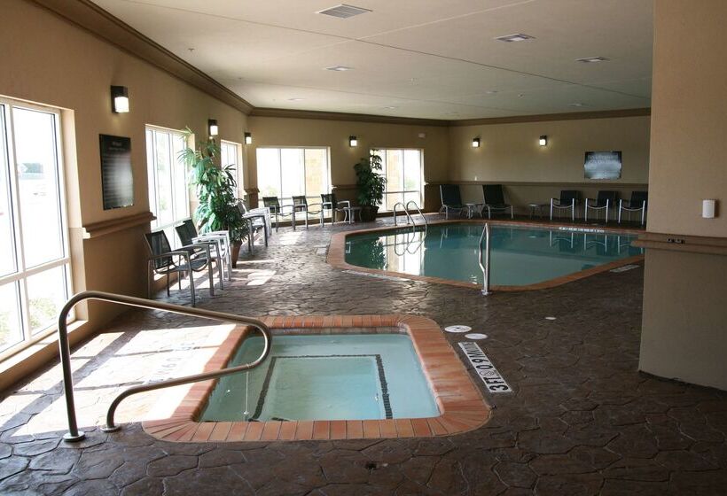 هتل Hampton Inn & Suites Cleburne